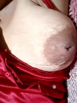 Hotmommax online show from January 18, 6:01 pm