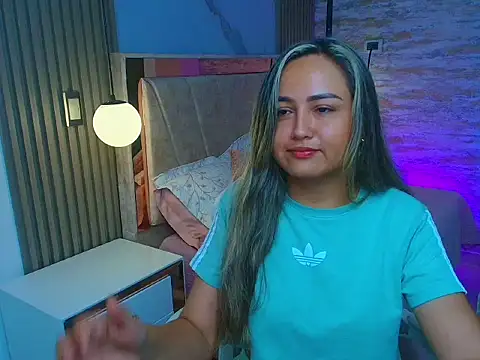 Snapshot of lila_cute1 chatting on October 7, 11:29 am lila cute1 online show from October 7, 11:29 am