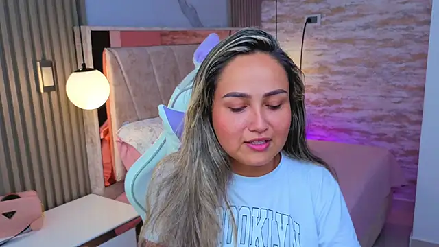 Snapshot of lila_cute1 chatting on October 24, 8:16 pm lila cute1 online show from October 24, 8:16 pm