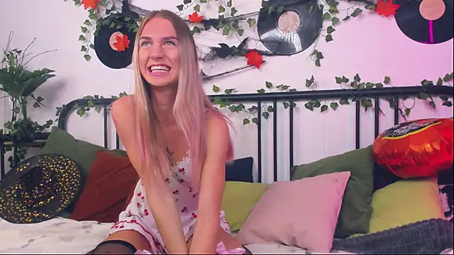 SerenaCrystall online show from October 29, 11:01 am