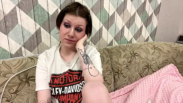 RebelKitsune online show from November 29, 6:11 pm