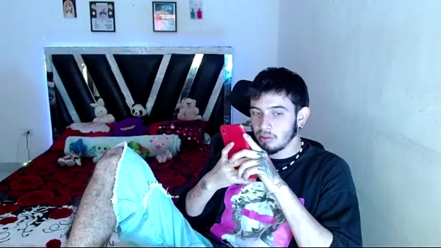 Snapshot of Sebasxxl12 chatting on May 18, 8:47 pm Sebasxxl12 online show from May 18, 8:47 pm