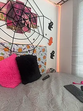 Snapshot of Sussyroxxx chatting on October 26, 5:30 pm Sussyroxxx online show from October 26, 5:30 pm