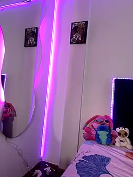 Snapshot of Sussyroxxx chatting on November 28, 5:26 pm Sussyroxxx online show from November 28, 5:26 pm