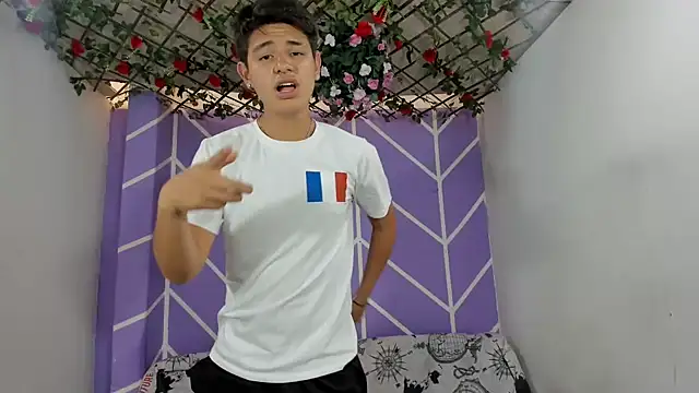 Snapshot of nexusboyhot chatting on October 9, 7:34 pm nexusboyhot online show from October 9, 7:34 pm