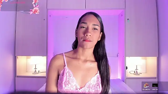 AnahiCollins online show from April 1, 11:33 am