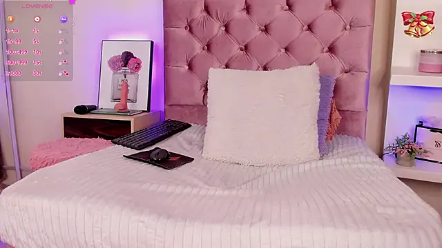 julianaarboleda online show from December 28, 3:37 pm