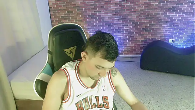Snapshot of Bulls_23_ chatting on October 2, 1:51 pm Bulls 23 online show from October 2, 1:51 pm