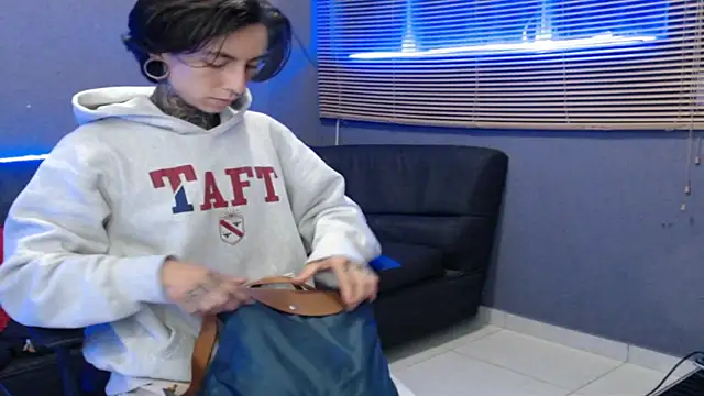 Kuregari xs online show from November 16, 10:59 pm