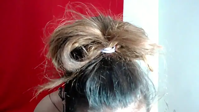 Snapshot of amandareddragon chatting on November 18, 6:40 am amandareddragon online show from November 18, 6:40 am