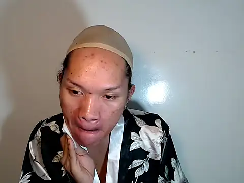 Snapshot of amandareddragon chatting on November 19, 6:13 am amandareddragon online show from November 19, 6:13 am