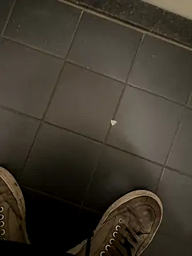 heet1998 online show from October 19, 3:01 pm