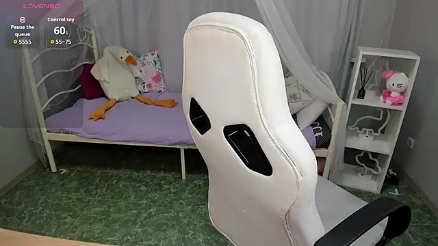 Snapshot of LindaRomero chatting on November 16, 9:37 am LindaRomero online show from November 16, 9:37 am