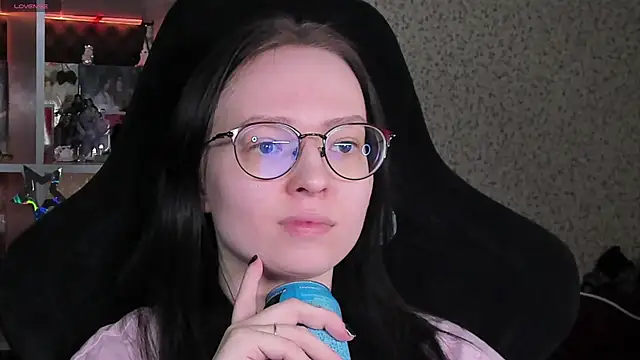 power robynn online show from April 17, 3:04 pm