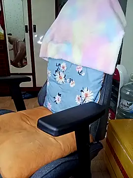 Snapshot of BiCute688 chatting on December 18, 8:53 am BiCute688 online show from December 18, 8:53 am