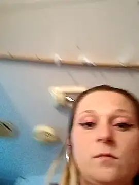 Queen2454 online show from March 31, 12:45 am