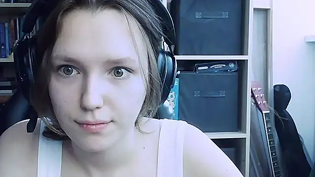 Snapshot of Diana-back chatting on October 1, 6:08 am Diana-back online show from October 1, 6:08 am