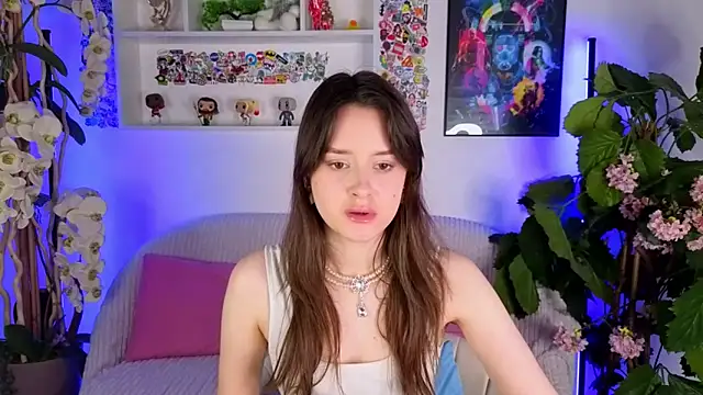 EvaSwen online show from October 24, 9:55 pm