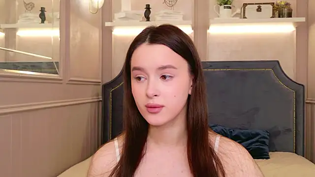 Snapshot of EvaSwen chatting on June 22, 10:56 am EvaSwen online show from June 22, 10:56 am