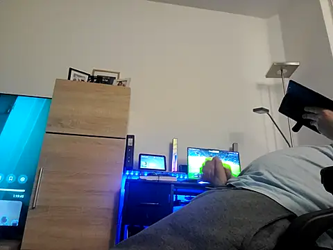 Snapshot of stivi2526 chatting on November 13, 10:52 pm stivi2526 online show from November 13, 10:52 pm