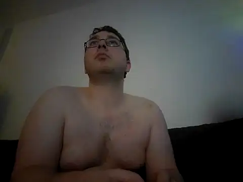 Snapshot of stivi2526 chatting on December 18, 9:54 pm stivi2526 online show from December 18, 9:54 pm