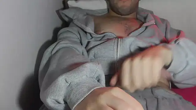 cazzo18cm3 online show from December 18, 10:38 pm