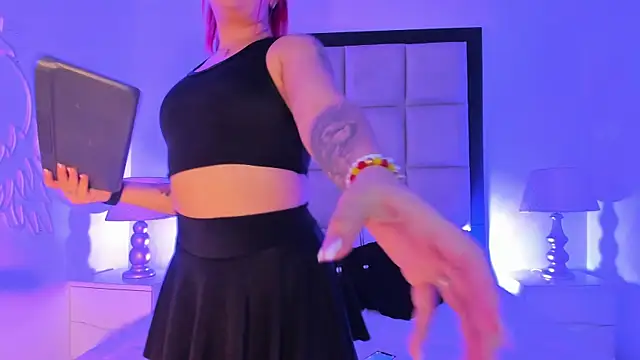 Snapshot of AriannaCooperr chatting on October 10, 4:11 am AriannaCooperr online show from October 10, 4:11 am