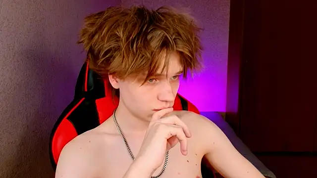 Snapshot of jeffreyue chatting on October 2, 1:18 pm jeffreyue online show from October 2, 1:18 pm