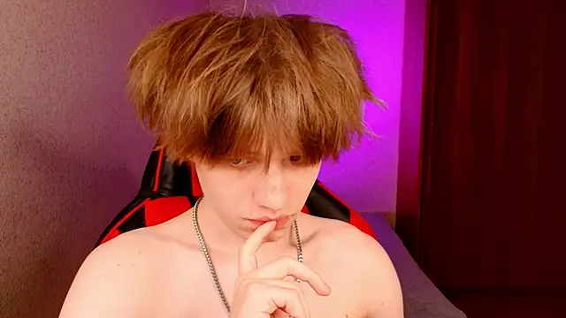 Snapshot of jeffreyue chatting on October 11, 5:44 pm jeffreyue online show from October 11, 5:44 pm