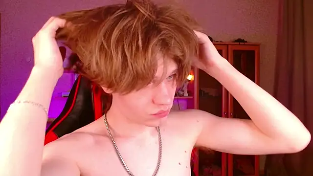 Snapshot of jeffreyue chatting on November 9, 3:10 pm jeffreyue online show from November 9, 3:10 pm