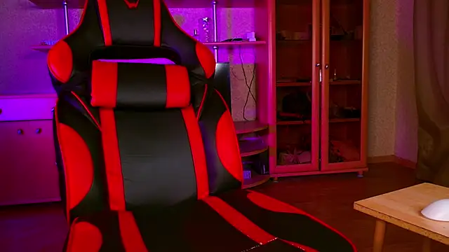 Snapshot of jeffreyue chatting on November 13, 3:55 pm jeffreyue online show from November 13, 3:55 pm