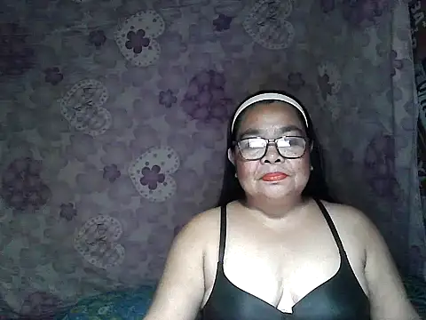 Snapshot of cris_tita chatting on January 10, 11:45 am cris tita online show from January 10, 11:45 am