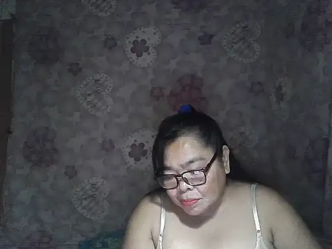 Snapshot of cris_tita chatting on January 15, 12:32 pm cris tita online show from January 15, 12:32 pm