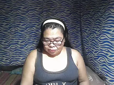 Snapshot of cris_tita chatting on February 8, 12:52 pm cris tita online show from February 8, 12:52 pm