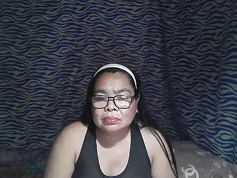 Snapshot of cris_tita chatting on February 10, 4:22 pm cris tita online show from February 10, 4:22 pm