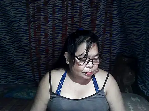 Snapshot of cris_tita chatting on February 14, 12:24 pm cris tita online show from February 14, 12:24 pm