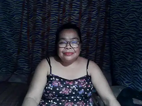 Snapshot of cris_tita chatting on February 24, 11:30 am cris tita online show from February 24, 11:30 am