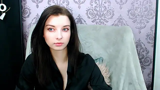 DominantLuna online show from February 2, 8:18 pm