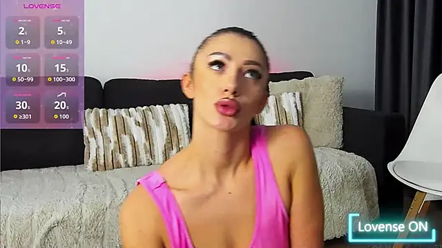 Snapshot of Wild_Whispers chatting on December 17, 5:24 am Wild Whispers online show from December 17, 5:24 am