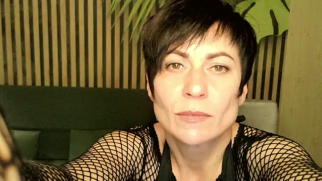 Snapshot of Ashley_Brookss chatting on October 29, 6:09 pm Ashley Brookss online show from October 29, 6:09 pm