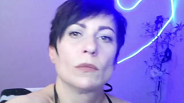 Snapshot of Ashley_Brookss chatting on November 2, 4:42 pm Ashley Brookss online show from November 2, 4:42 pm