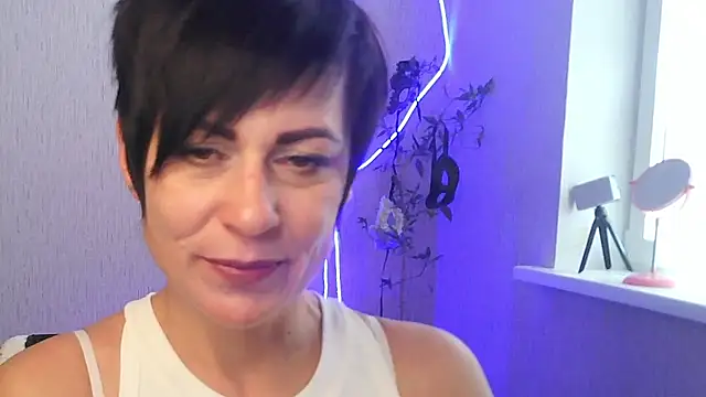 Snapshot of Ashley_Brookss chatting on November 10, 10:58 am Ashley Brookss online show from November 10, 10:58 am