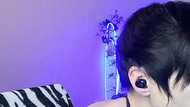 Snapshot of Ashley_Brookss chatting on November 27, 3:36 pm Ashley Brookss online show from November 27, 3:36 pm