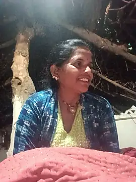 Snapshot of Mohni_cute chatting on December 14, 1:33 am Mohni cute online show from December 14, 1:33 am