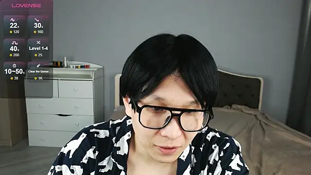 KaiChicken online show from April 8, 7:58 pm