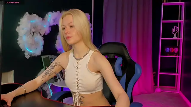 Callista a online show from December 14, 3:01 am