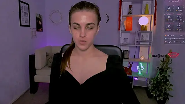 Snapshot of lina_fox12 chatting on May 11, 4:04 pm lina fox12 online show from May 11, 4:04 pm