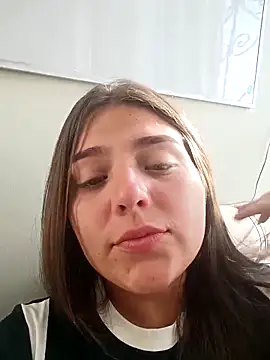 Snapshot of EmiilySttone chatting on December 17, 12:33 pm EmiilySttone online show from December 17, 12:33 pm