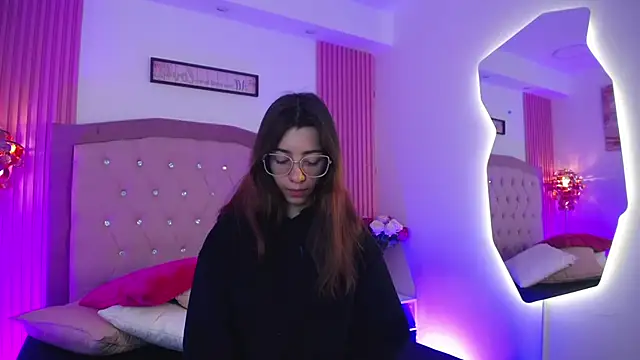 MarinetteLux online show from March 20, 7:41 pm