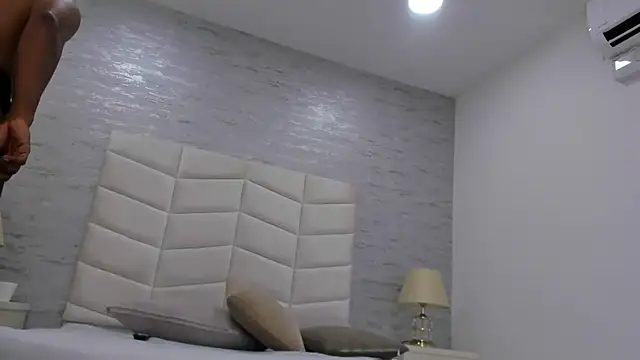 Snapshot of jax_black chatting on October 30, 7:03 pm jax black online show from October 30, 7:03 pm